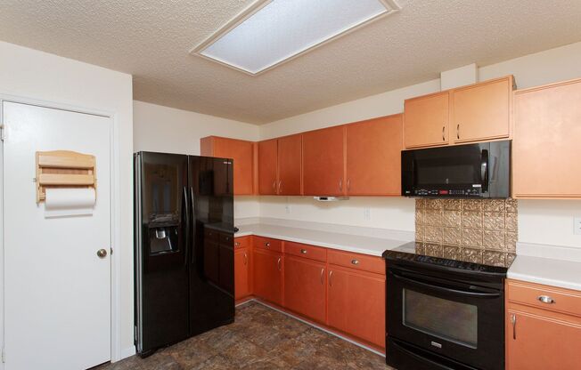 3 beds, 2 baths, $1,500