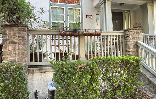 Welcome to modern luxury living in the heart of Midtown Sacramento!