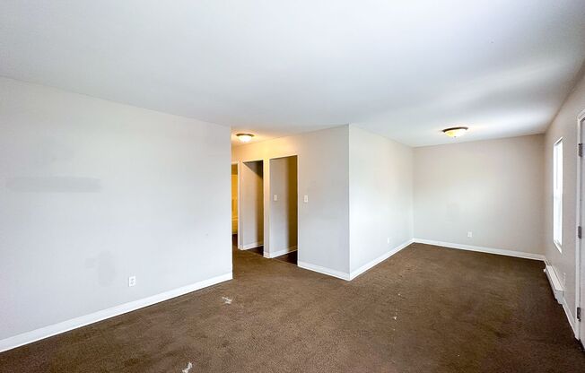 2810 Adams