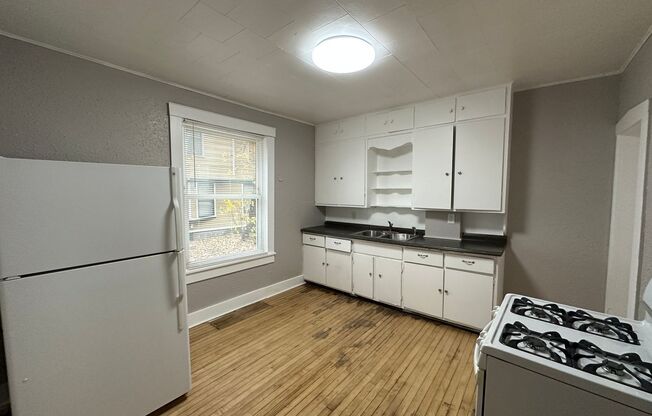 823 Geneva SE