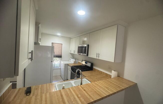 Amazing Deal 1 Bed 1 Bath for Rent Orange Blossom CA 92618
