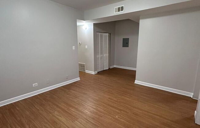 4 beds, 1 bath, $2,583