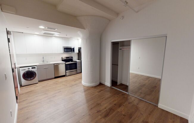 Studio, 1 bath, 623 sqft, $1,895.83, Unit L02