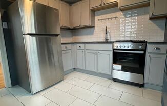 Studio, 1 bath, $995, Unit 209