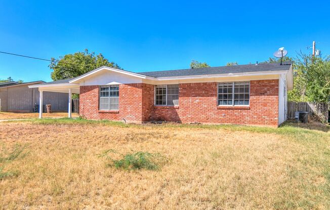 PAY NO SECURITY DEPOSIT! 3-bedroom 2 bath home near ASU campus!