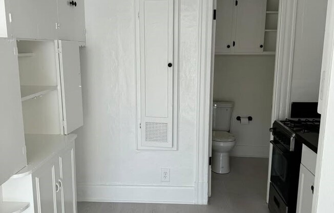 Studio, 1 bath, 400 sqft, $2,200, Unit 1