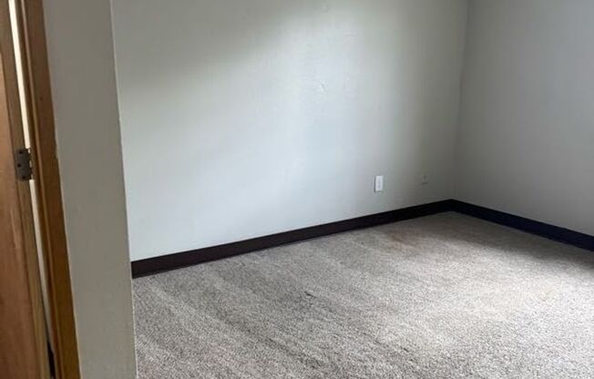 2 beds, 2 baths, 1,070 sqft, $1,595, Unit 12-104