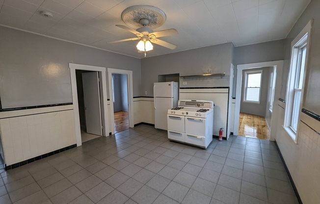 3 beds, 1 bath, 1,103 sqft, $1,750, Unit 2