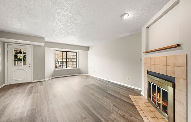 3 Bedroom Townhouse Close To Ft. Carson