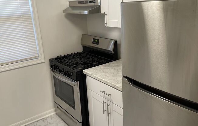 Top Floor 2BR, 1BA Garden Condo Near Ballston Metro