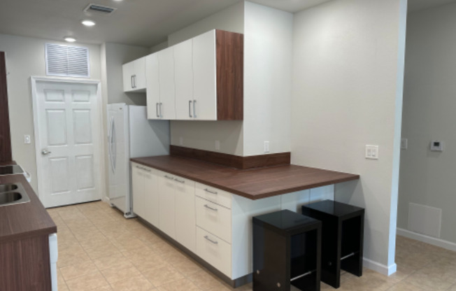 7414 SW 10 CT