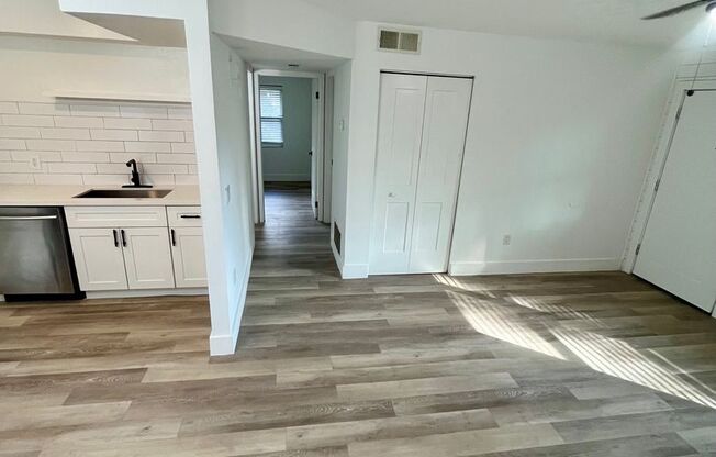 2 beds, 1 bath, 720 sqft, $1,200, Unit 154