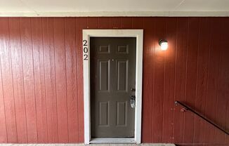 2 beds, 1 bath, $795