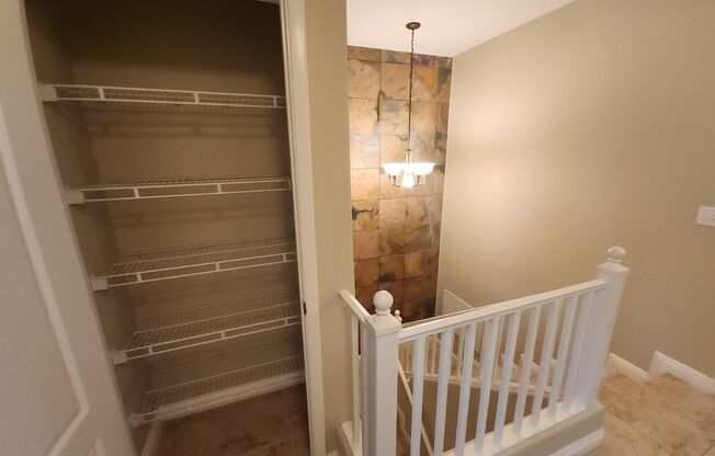 3 beds, 2.5 baths, $1,750, Unit Unit 1039