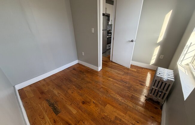 295 E 149 ST