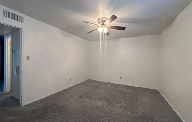 2 beds, 1 bath, 832 sqft, $1,150, Unit 505