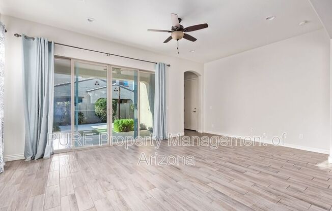 2902 E EBONY DR