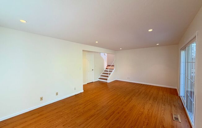 3 beds, 2.5 baths, $6,895