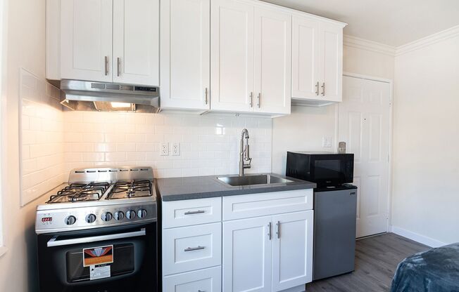 Studio, 1 bath, 126 sqft, $1,695, Unit 230