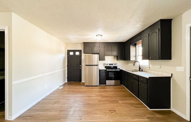 2 beds, 1 bath, $1,225