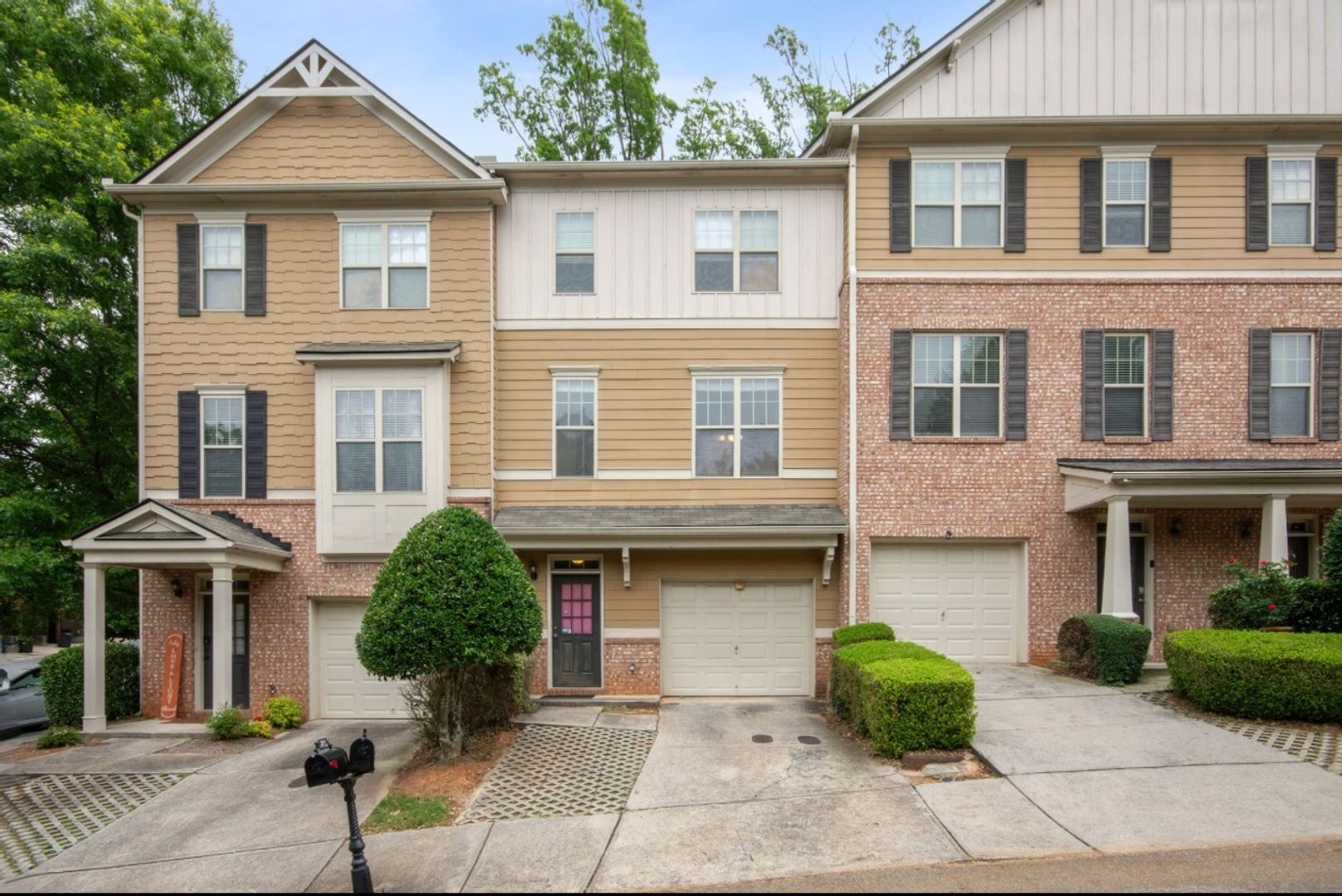 Charming 3BR Townhome in Kennesaw