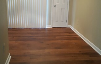 2 beds, 1.5 baths, 1,044 sqft, $1,100, Unit 014