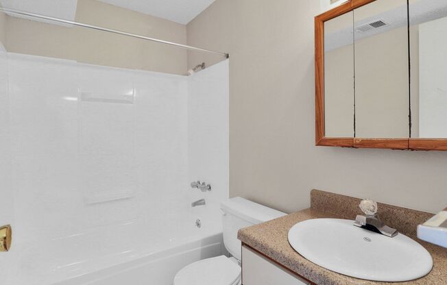2 beds, 1 bath, 720 sqft, $1,195, Unit 98