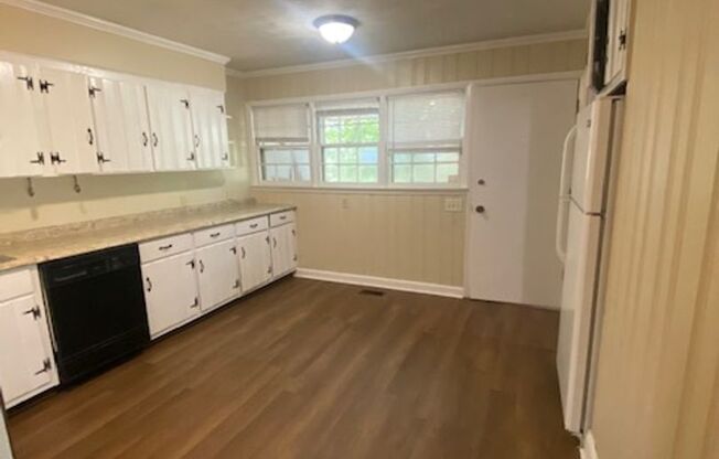3227 Cliffdale ~ Murray Hill
