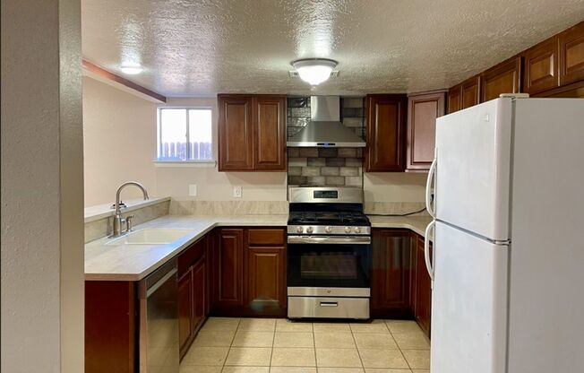 3 beds, 2 baths, $2,195