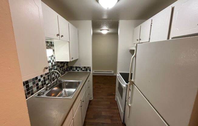 1 bed, 1 bath, $1,350, Unit # 202