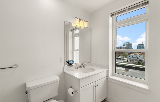 2 beds, 2 baths, 916 sqft, $3,900, Unit P3