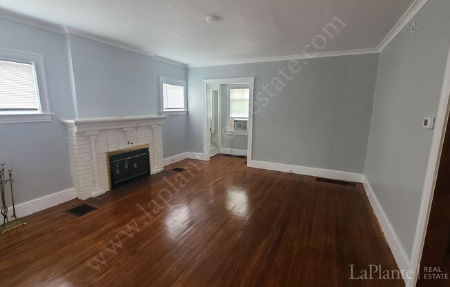 3 beds, 1 bath, $1,300