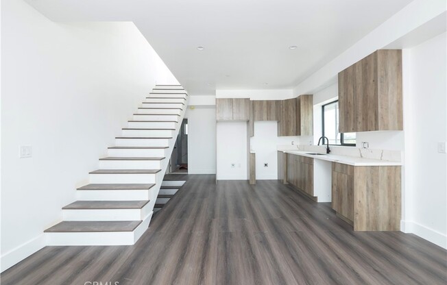 1571 RICARDO ST