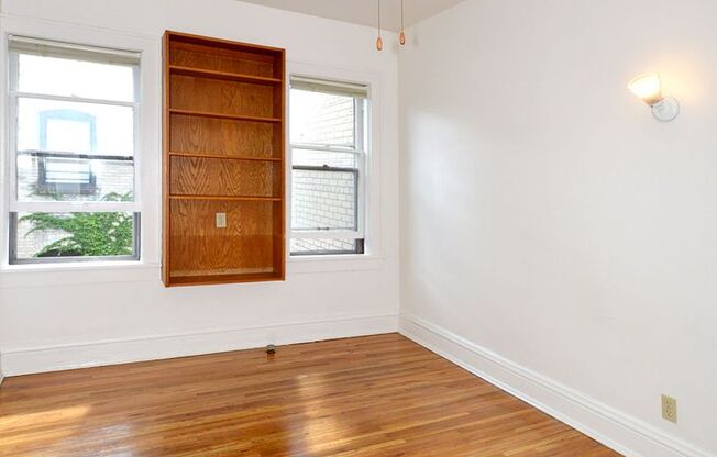 Studio, 1 bath, 220 sqft, $785, Unit 11 - 32B