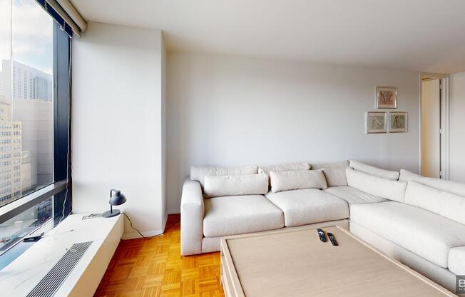 1 bed, 1.5 baths, $6,000, Unit 15G