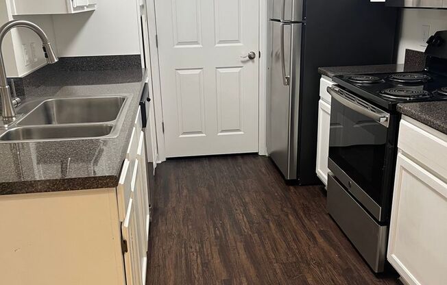 2 beds, 2 baths, 1,121 sqft, $1,595, Unit 1415