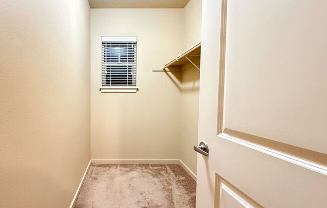 2 beds, 2 baths, 1,090 sqft, $1,600, Unit 523-05