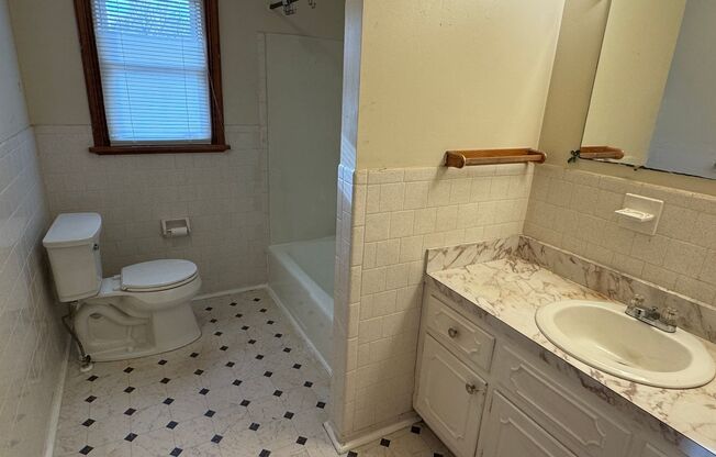 3 beds, 1 bath, $1,695