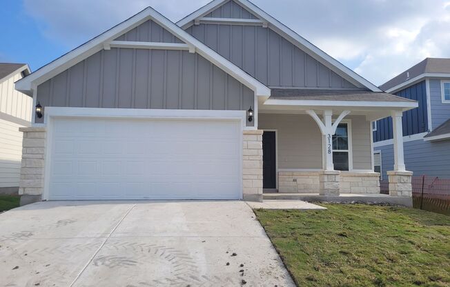 Beautiful 3/2  Home in Overlook at Creekside