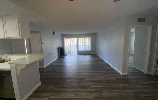 Incredibly Spacious 2 Bedroom/2Bath Condo for Rent in Winnetka