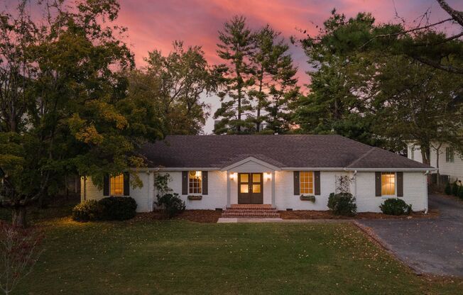 **ADORABLE DUBLEX IN BELLE MEADE WITH AMAZING YARD SURROUNDED BY MULTI-MILLION DOLLAR HOMES**