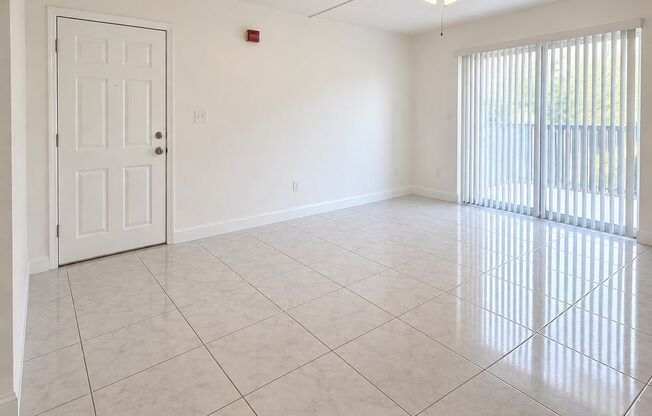 2 beds, 2 baths, 947 sqft, $2,000, Unit 615-104