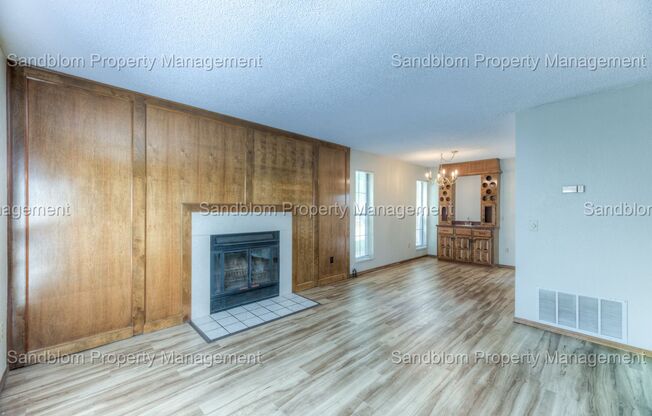 2 beds, 1.5 baths, $1,275