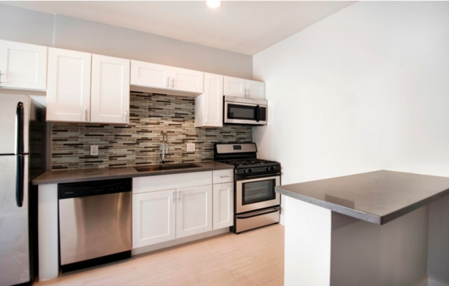 1 bed, 1 bath, $1,950, Unit 105