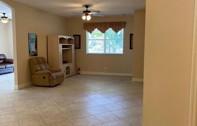 3 beds, 2 baths, $3,200