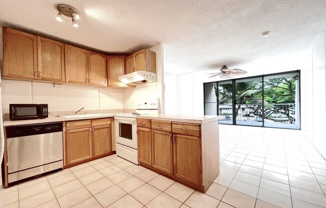 Pet Friendly Mililani Condo with 1 Parking!