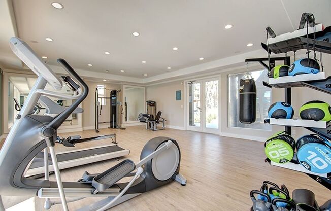 2 beds, 1 bath, 854 sqft, $2,795, Unit 25-08