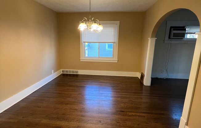 2 beds, 1 bath, $900