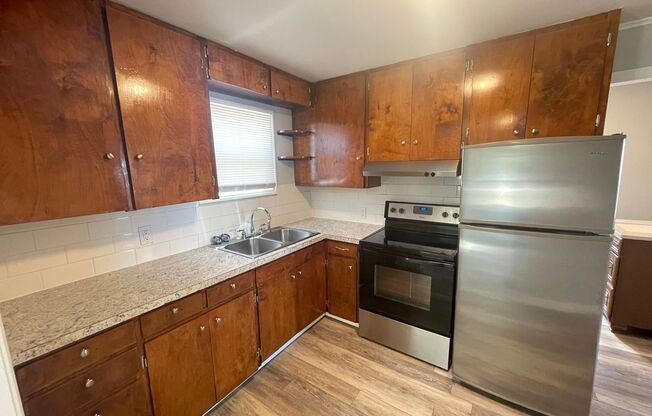 2 beds, 1 bath, 725 sqft, $1,350, Unit Highw2010