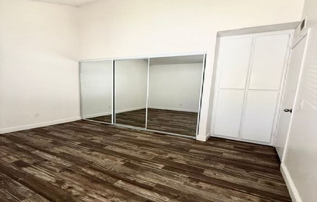 2 beds, 1 bath, 950 sqft, $2,300